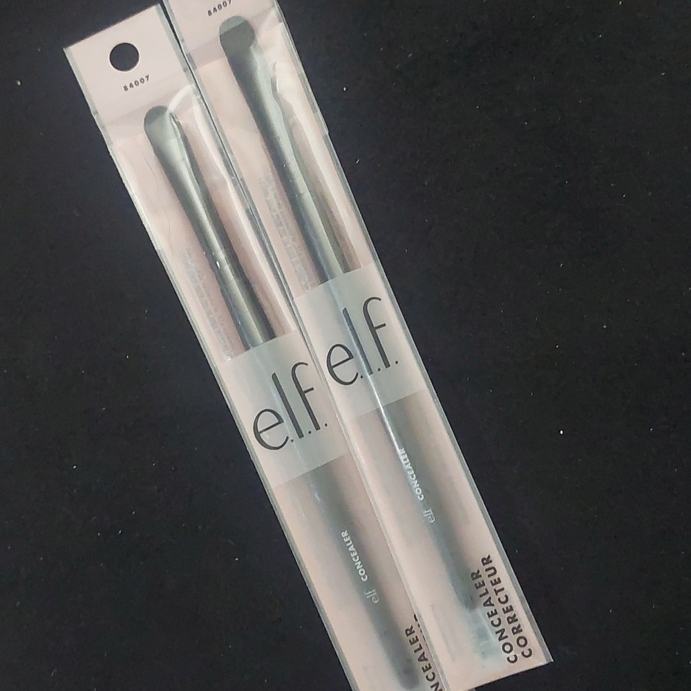 NEW Lot of 2 ELF concealer brushes‎